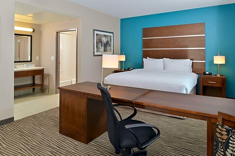 Hampton Inn By Hilton & Suites Des Moines Downtown