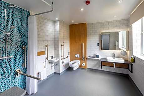 Standard Queen Room - Disability Access