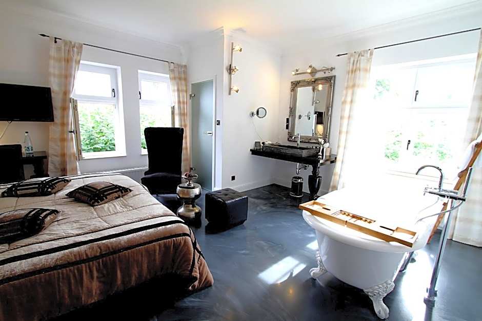 VILLA ADELEes BOUTIQUE HOTEL