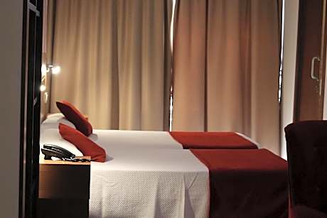 Twin Room with Private Bathroom