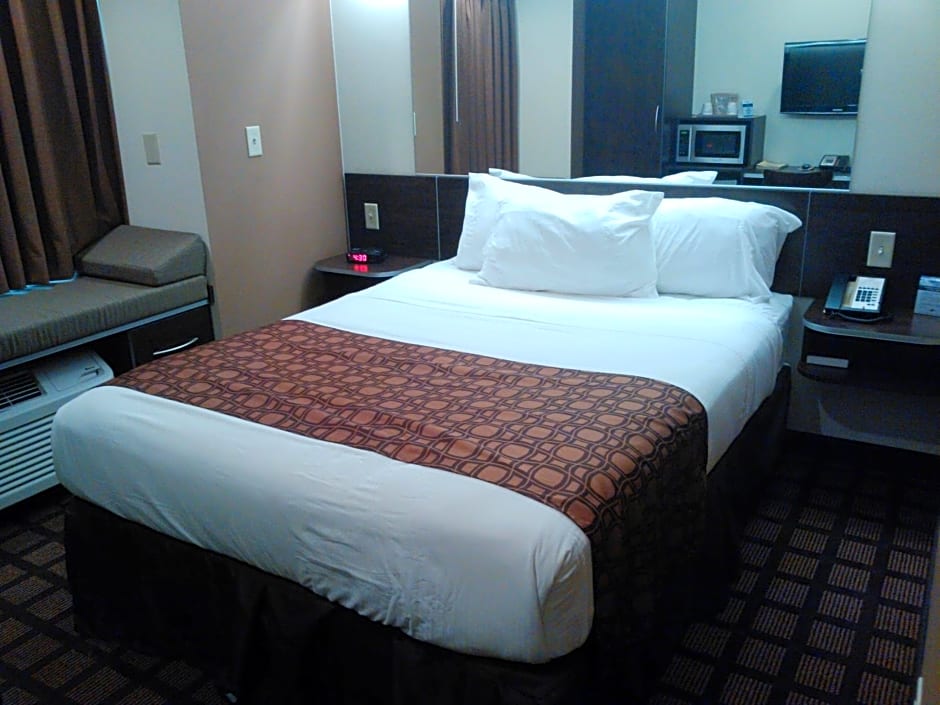 Microtel Inn & Suites by Wyndham Eagle Pass