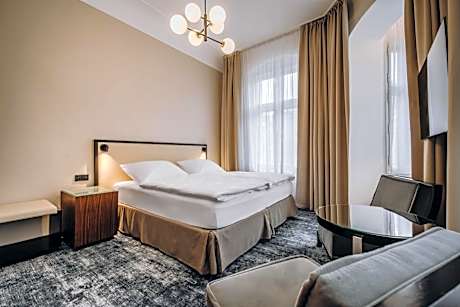 Deluxe Double Room with View