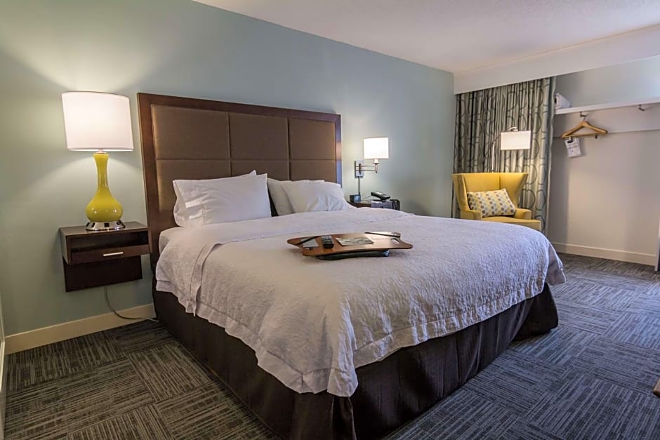 Hampton Inn By Hilton Winchester-University/Mall Area