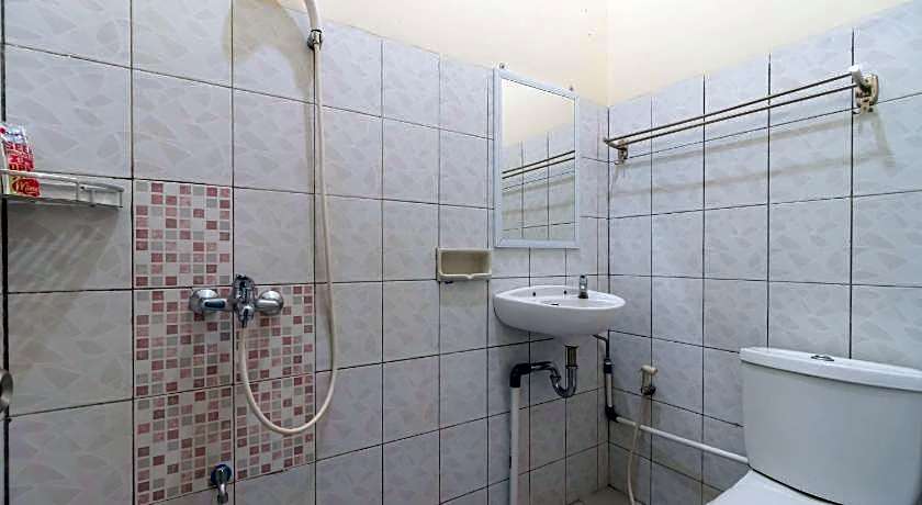 RedDoorz @ Jalan Kolonel Haji Burlian Palembang 2