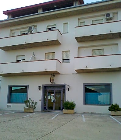 Life Hotel