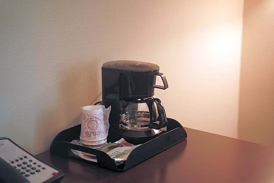 Harbor Inn & Suites