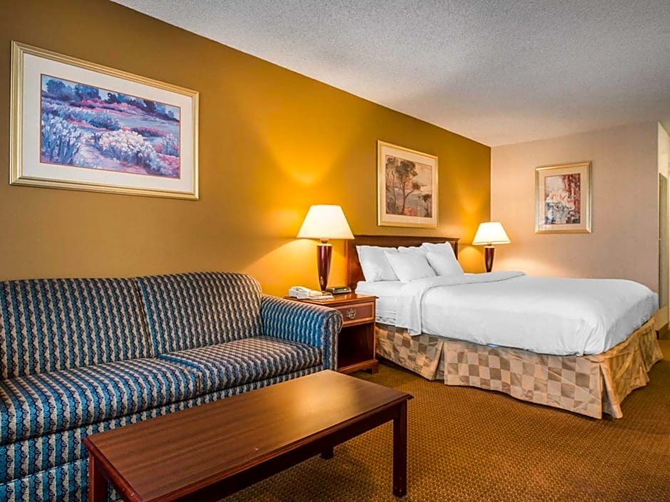 Clarion Inn And Events Center Pueblo North