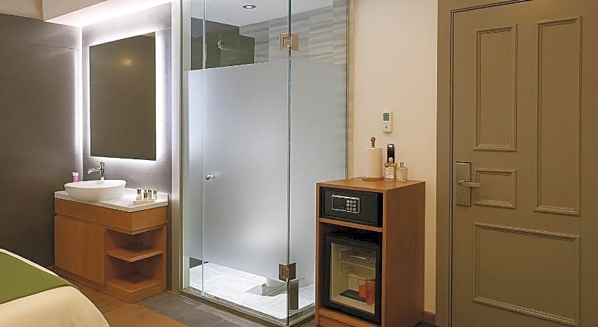 Aleksandr Pera Hotel