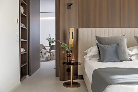 Presidential Suite with Hot Tub