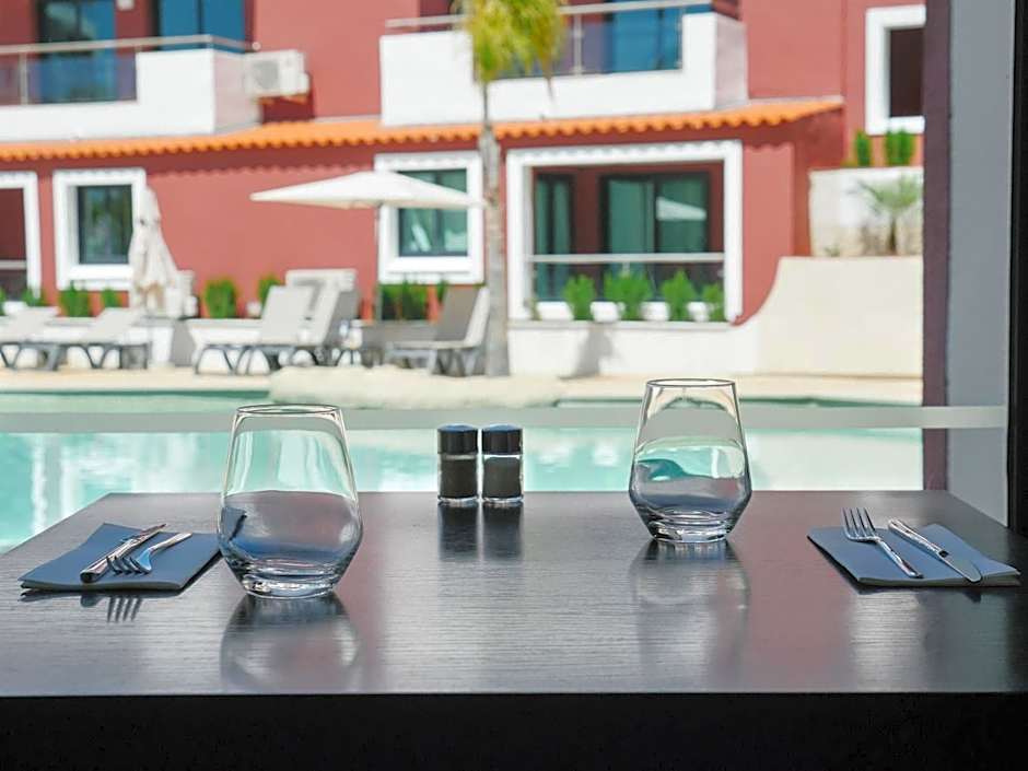 Topazio Vibe Beach Hotel & Apartments