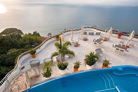 Grand Miramar All Luxury Suites & Residences