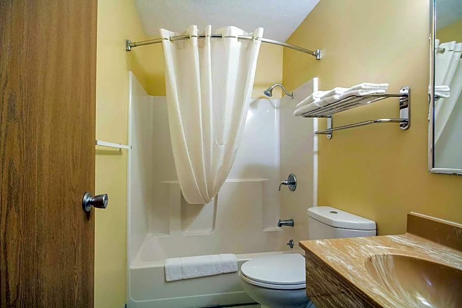 Econo Lodge Lansing - Leavenworth