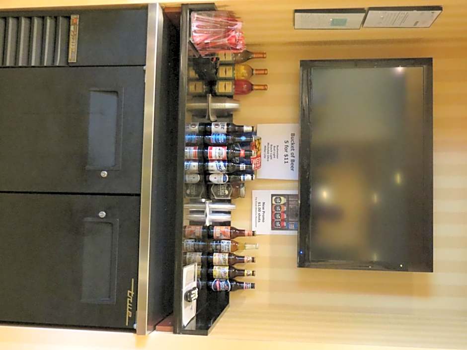 Cobblestone Inn & Suites - Brillion