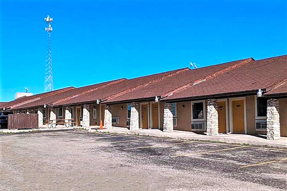 OYO Hotel Junction TX I-10
