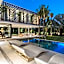 Villa Bull House: Amazing 6 Bedrooms Contemporary Villa in Seminyak