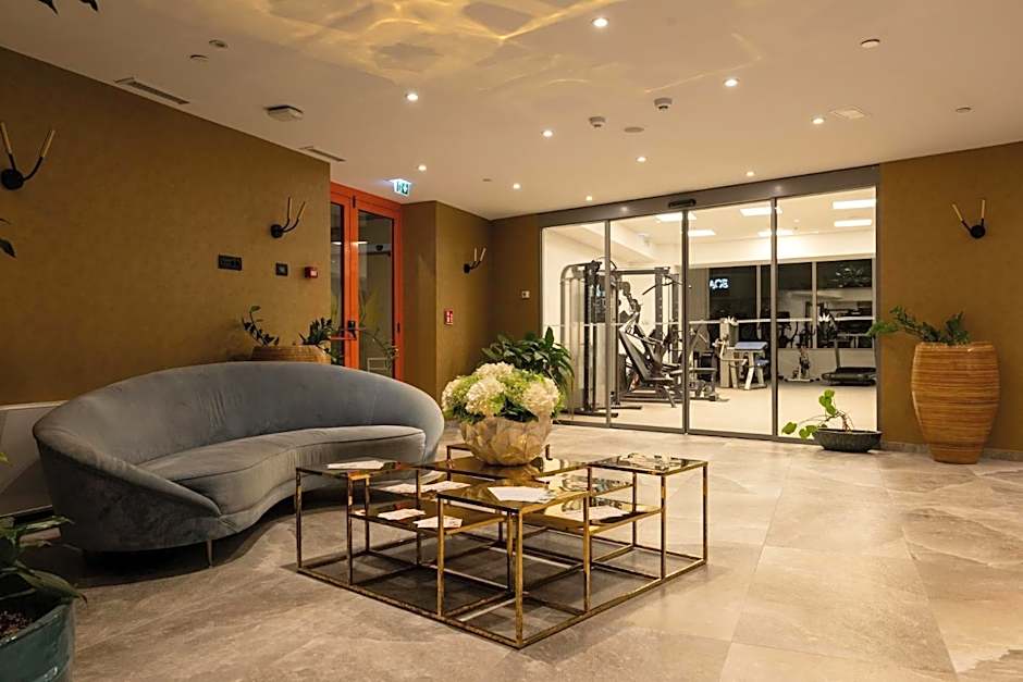 Royal Ariston Hotel