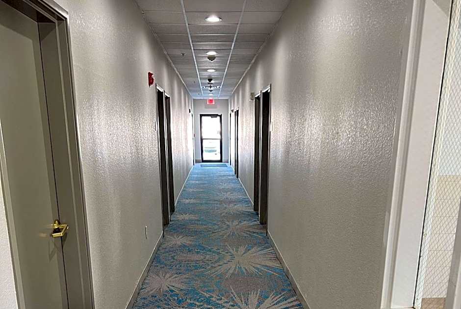 Days Inn by Wyndham near Kansas Speedway