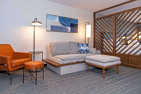 Suite, 2 Queen, Sofa bed, Courtyard view
