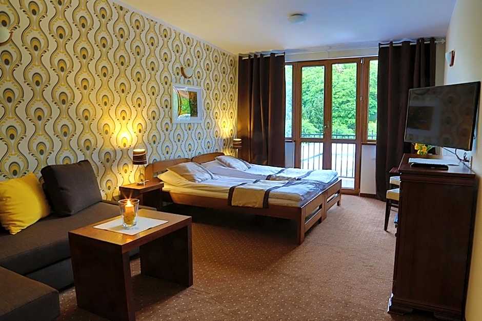 Pod Wzgórzem Bed & Breakfast