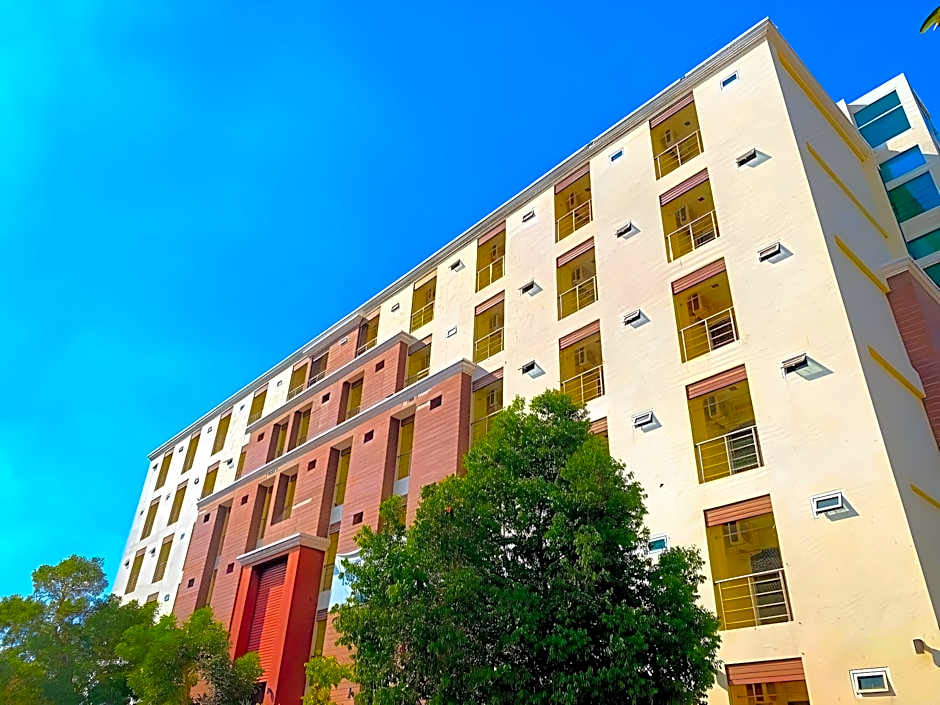 Creston Grand Hotel Suphan Buri