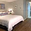 Hyannis Inn