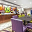 La Quinta Inn & Suites by Wyndham Oshkosh