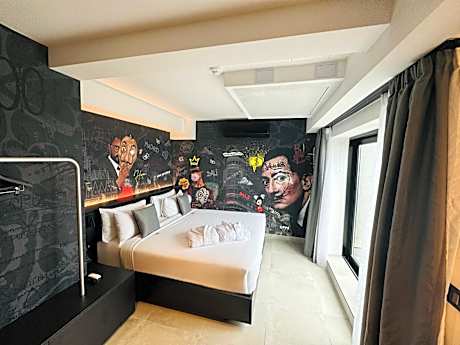 Deluxe Double Room with Balcony and Sea View with outdoor hot tub