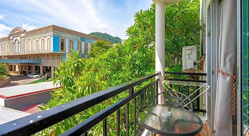Kata Station Boutique Hotel, Kata Beach