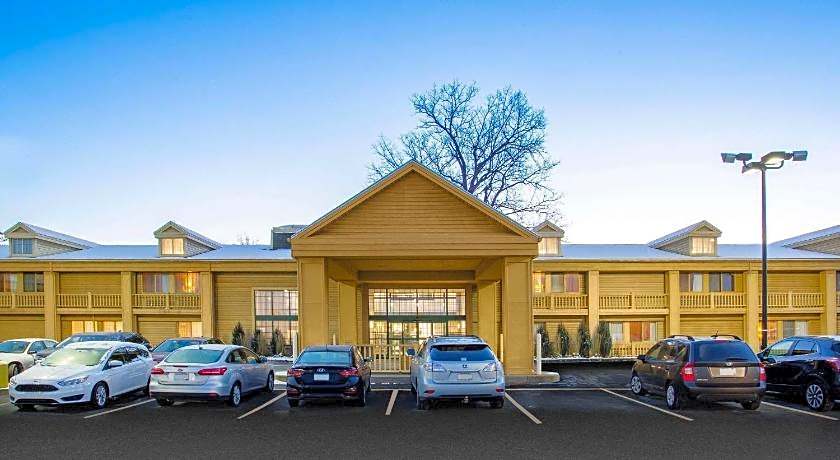 La Quinta Inn & Suites by Wyndham Oshkosh