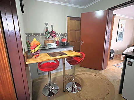 Queen Room with Garden View