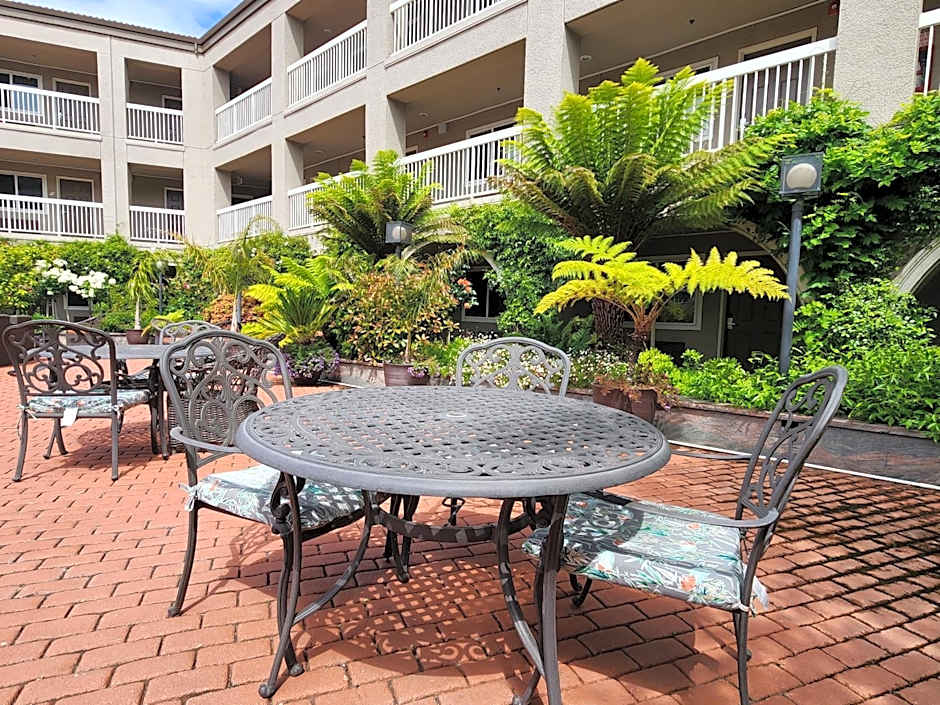 La Quinta Inn & Suites by Wyndham San Francisco Airport West