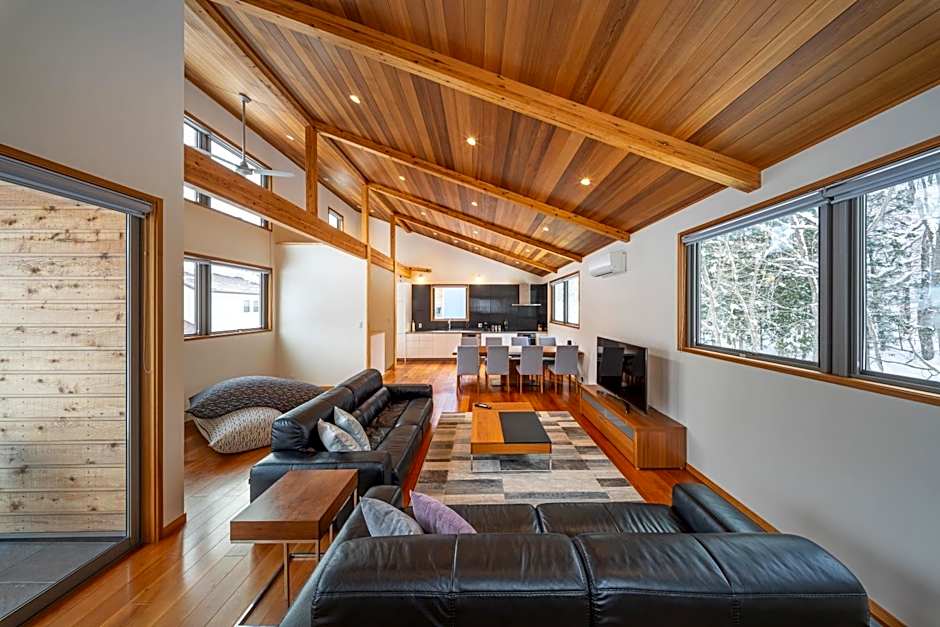 Bluebird Chalets by The Hakuba Collection