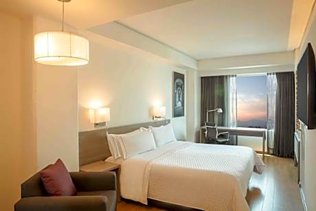 Deluxe Room, City View 1 King