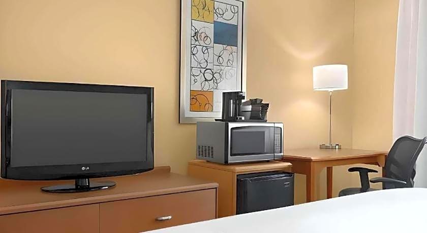 Dubuque Inn and Suites