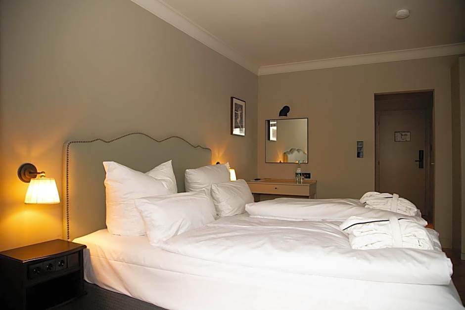 Mimosa Hotel