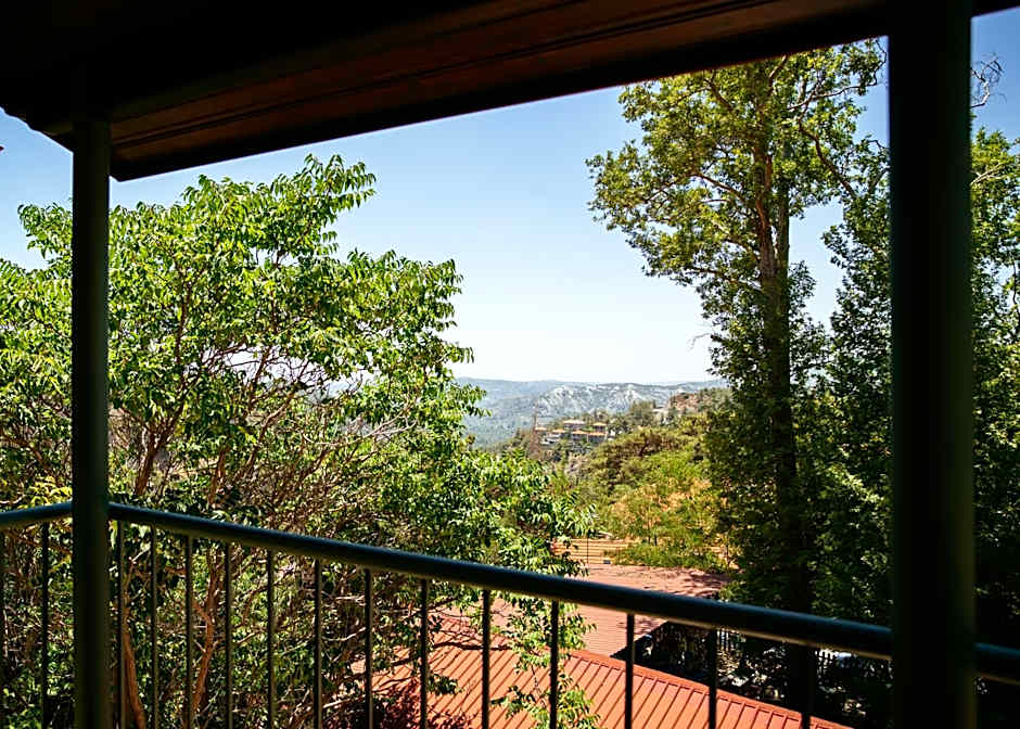 Petit Palais Platres Boutique Hotel