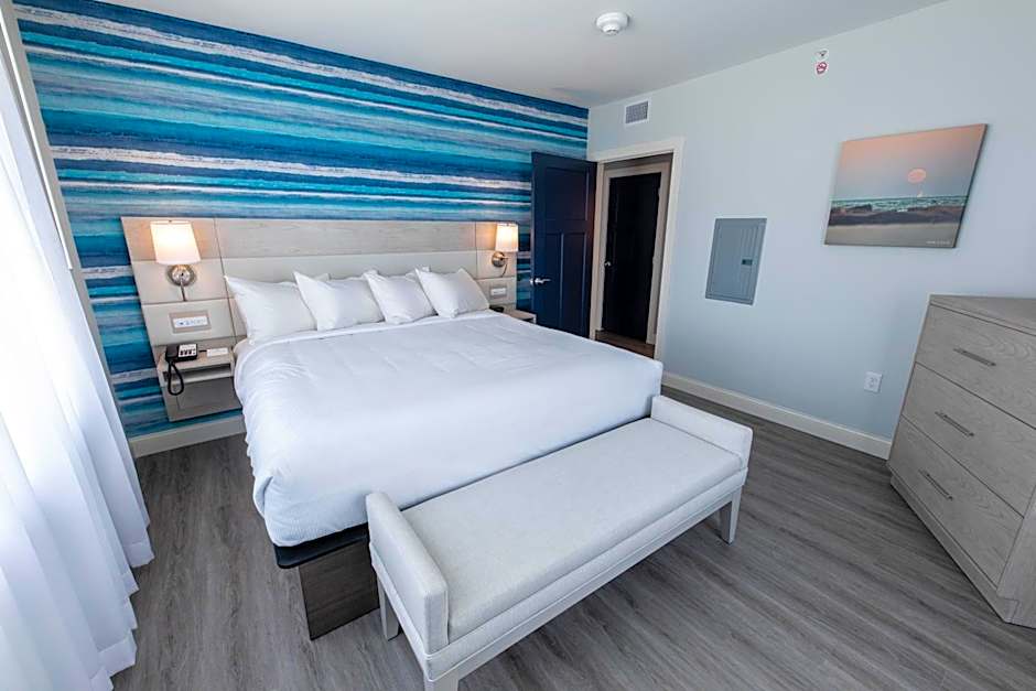 Photo 1 of 6 of Deluxe 1 King Bed Suite