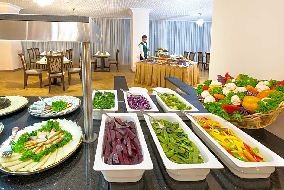 Ani Plaza Hotel