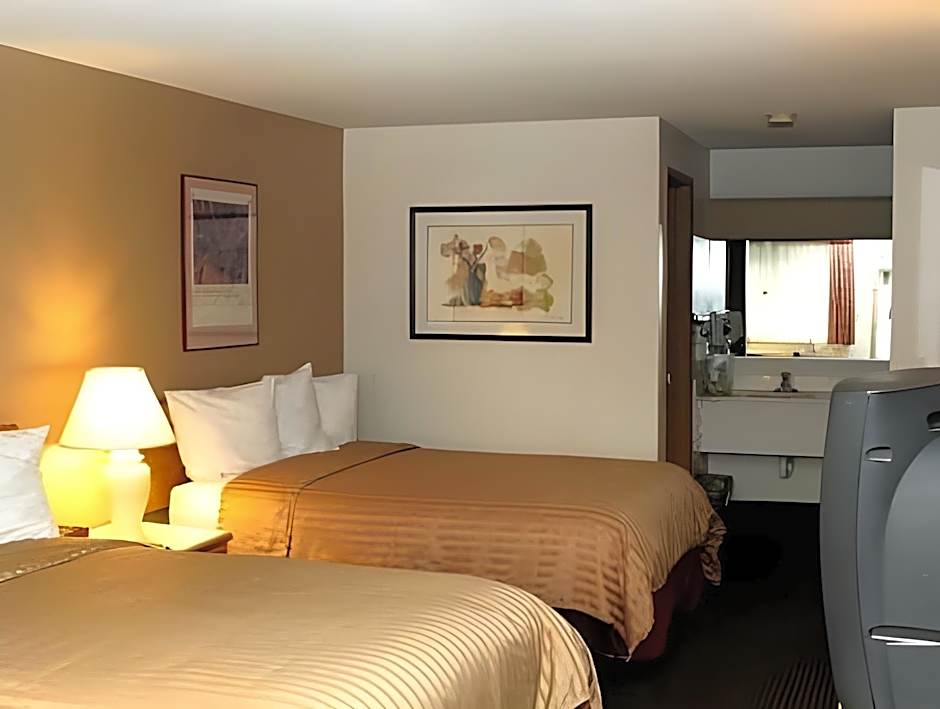 Pepper Tree Inn