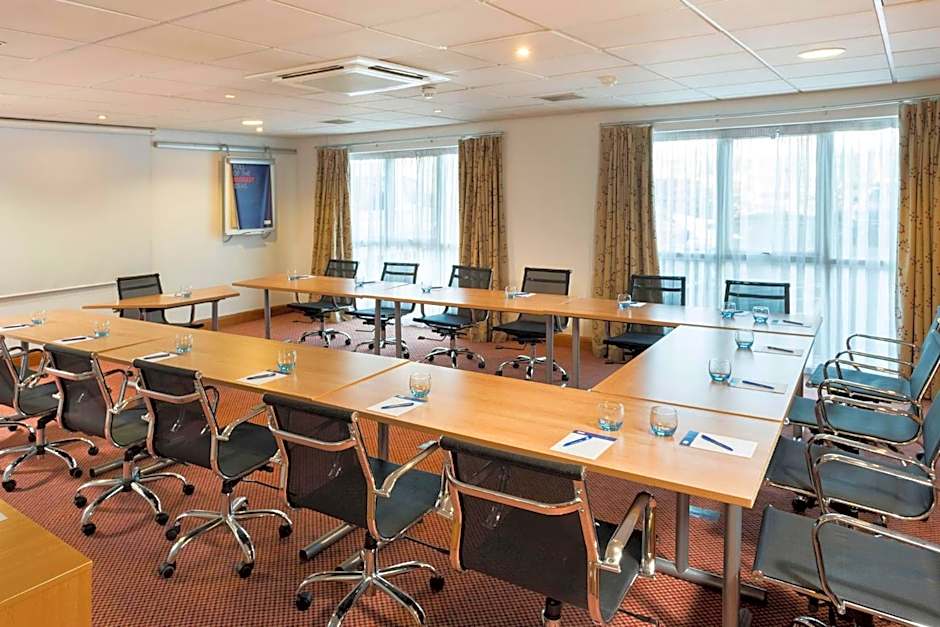 Holiday Inn Express Birmingham Star City By IHG