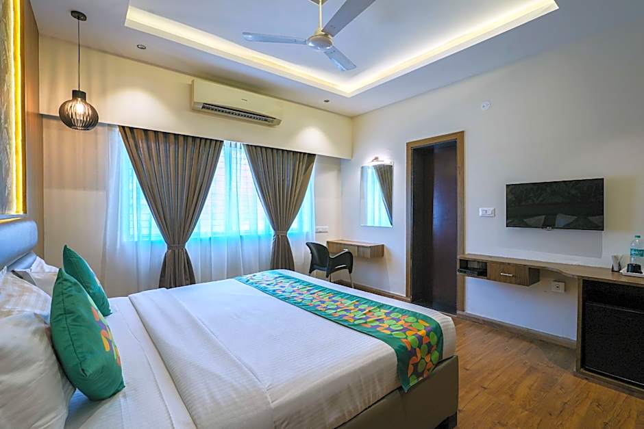 Treebo Pappilon Palace, PVS Circle