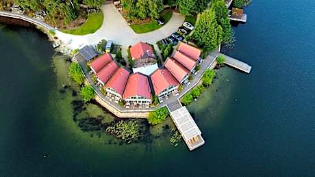 PRZYSTAŃ WYGONIN knéżka i wino