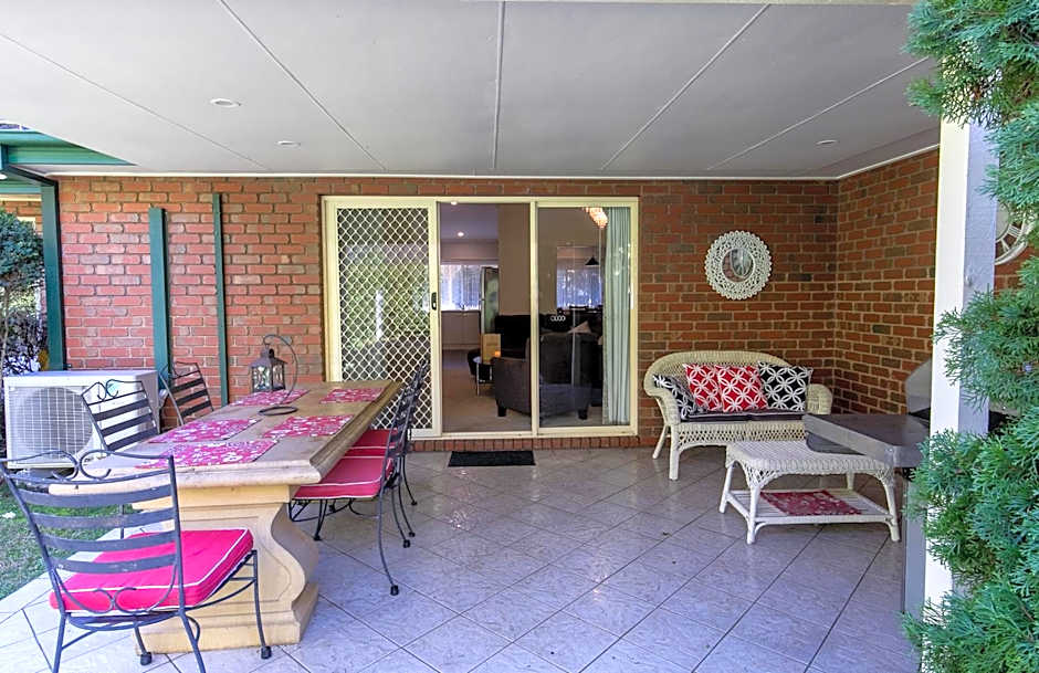 The Birch House - Silver Birches Accommodation Bright