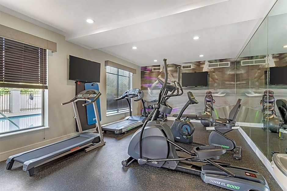 Best Western Plus Bay City Inn & Suites