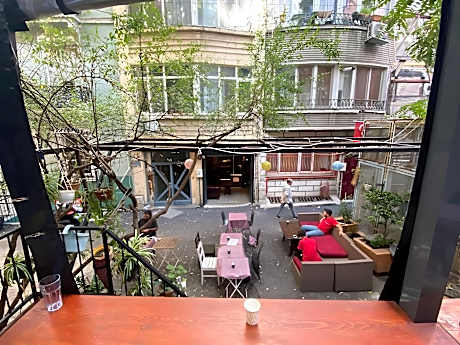 Gafa Garden Hostel & Apartments