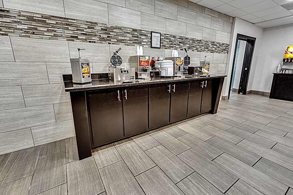 La Quinta Inn & Suites by Wyndham Clarksville