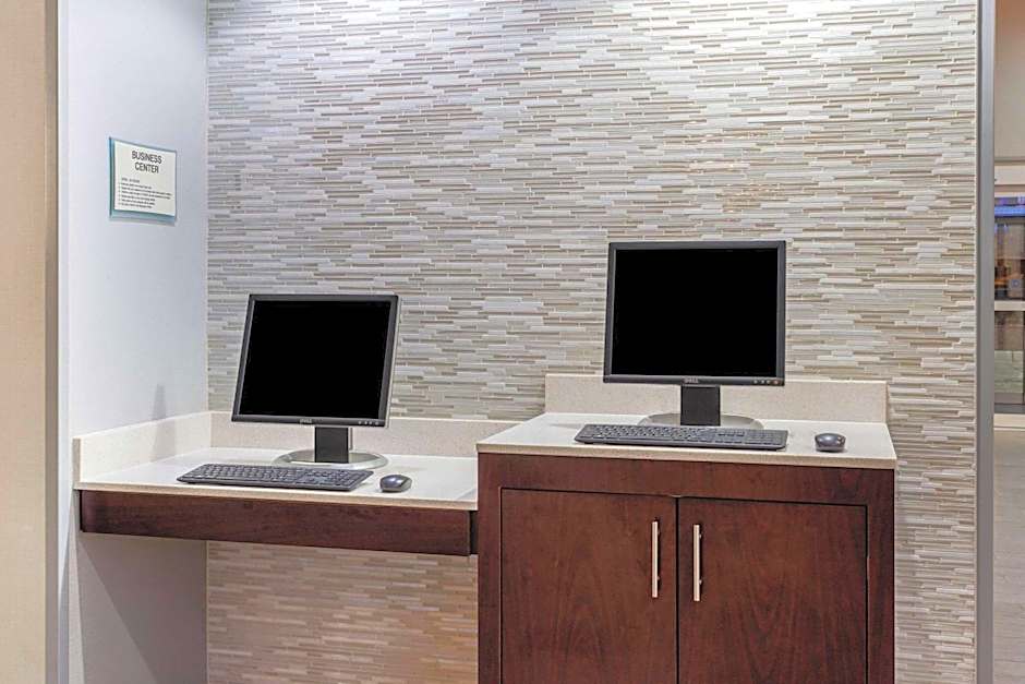 La Quinta Inn & Suites by Wyndham Rockford