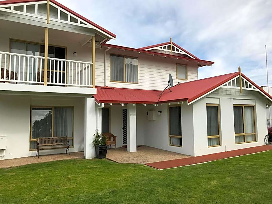 Pelicans Albany Middleton Beach