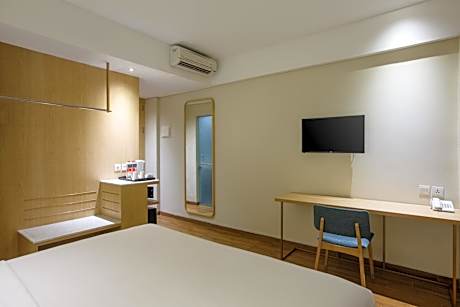 Deluxe Room Hollywood