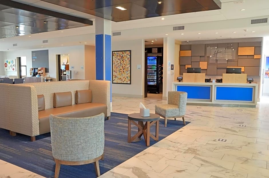 Holiday Inn Express & Suites Franklin - Berry Farms By IHG